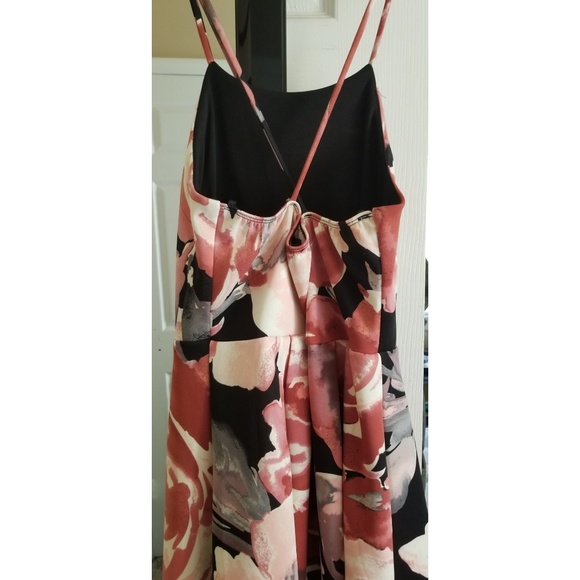 Floral dress - Picture 2 of 4